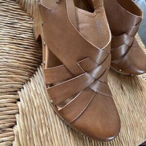 KORK Tan Clog Size 10 M